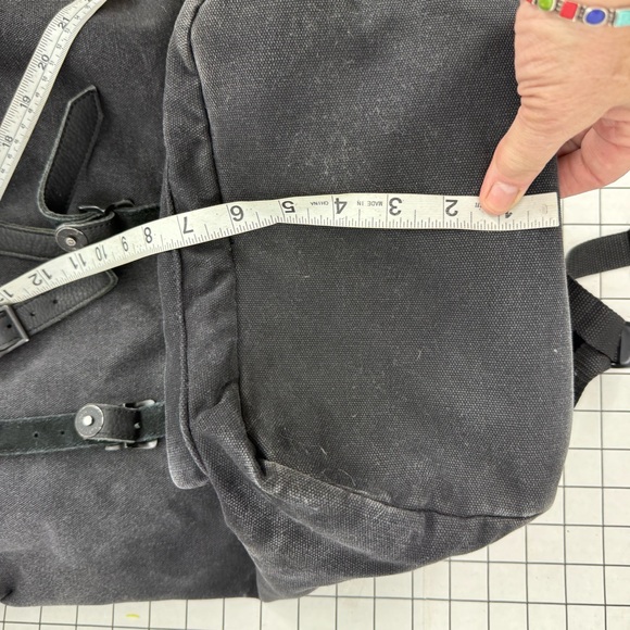 herschel backpack crossbody Mini Nova COLOR:Fatique Made from recycled PET Voyager 65+10 Length_6'